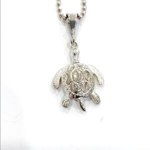 𝅺sterling Silver Turtle Necklace